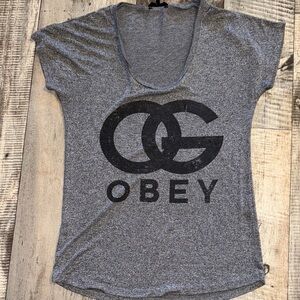 Obey‎ Women's Gray Graphic Tee-size M